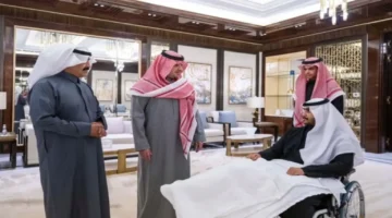 تكريم وزيري.. ريان آل أحمد ينقذ معتمرًا من سقوط في الحرم